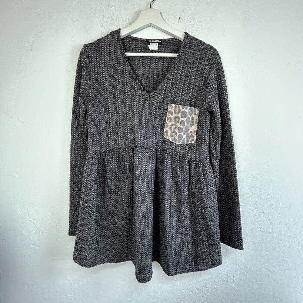 Heimish USA Womens Small V-Neck Long Sleeve Tunic Top with Leopard Pocket Gray